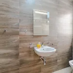 公寓 Brand New 3bdr 2 Bth H7 *