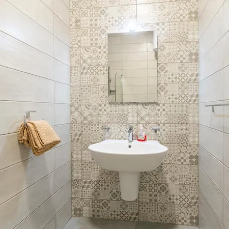 Apartamento Brand New 3bdr 2 Bth H7 *