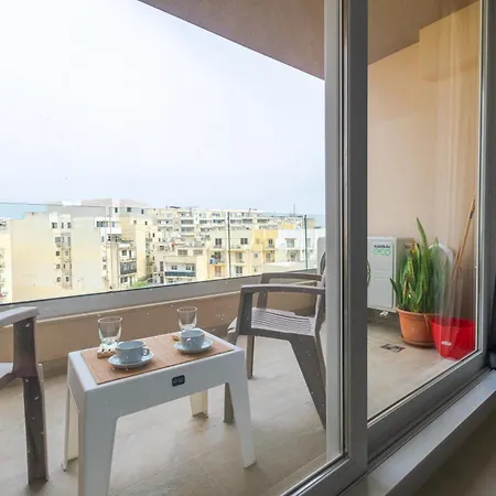 Apartment Brand New 3bdr 2 Bth H7 *
