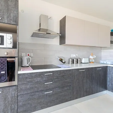Brand New 3bdr 2 Bth H7