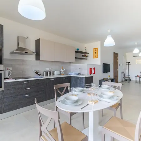 アパート Brand New 3bdr 2 Bth H7 セント・ポールズ・ベイ