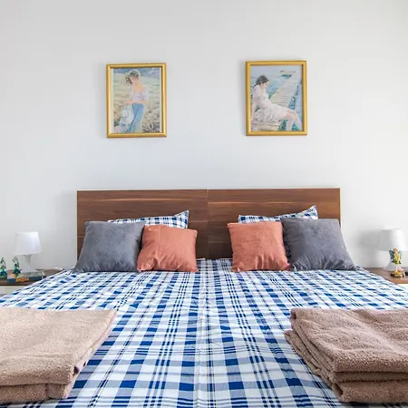 Brand New 3bdr 2 Bth H7 *