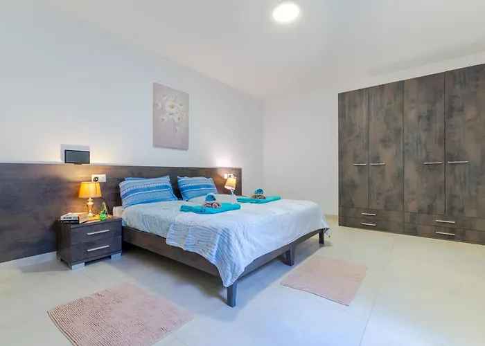 Brand New 3bdr 2 Bth H7 Daire *