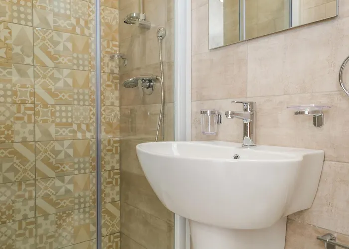 Daire Brand New 3bdr 2 Bth H7