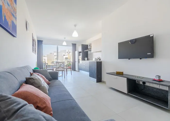 Apartment Brand New 3bdr 2 Bth H7 *